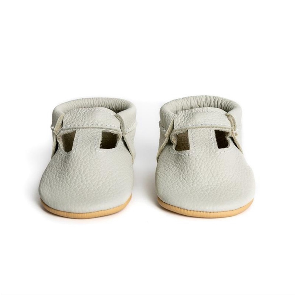 Nomies Baby leather shoes size 3 color Fog